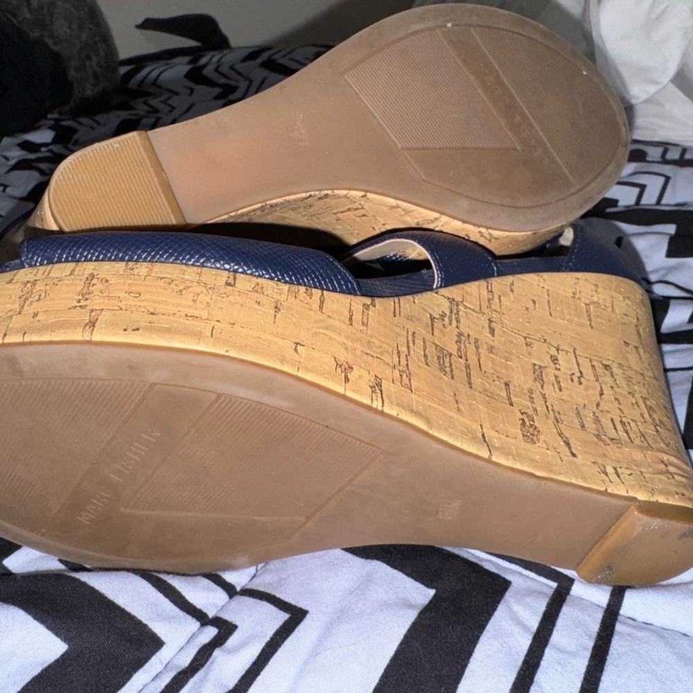 Marc Fisher Navy blue Wedge Sandals 8.5 EUC - Picture 9 of 11